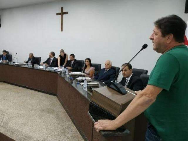 Voltando da fronteira no fusca azul, secret&aacute;rio &eacute; preso por embriaguez