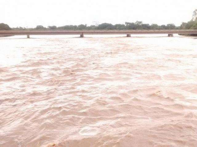 Rio Taquari atinge n&iacute;vel de emerg&ecirc;ncia e Imasul emite alerta 