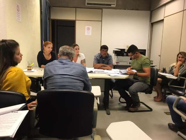 Licita&ccedil;&atilde;o de conclus&atilde;o do forro do Aqu&aacute;rio &eacute; suspensa para an&aacute;lise de documentos