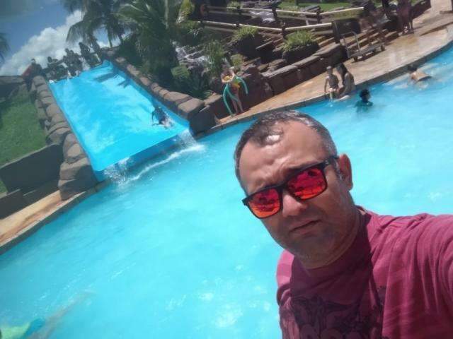 Motorista de aplicativo fica parapl&eacute;gico ap&oacute;s acidente em parque aqu&aacute;tico 
