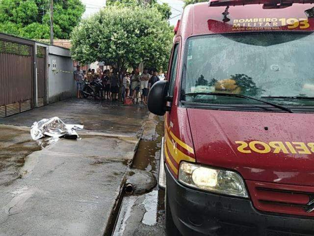 Homem &eacute; assassinato por vizinho com facada no pesco&ccedil;o 