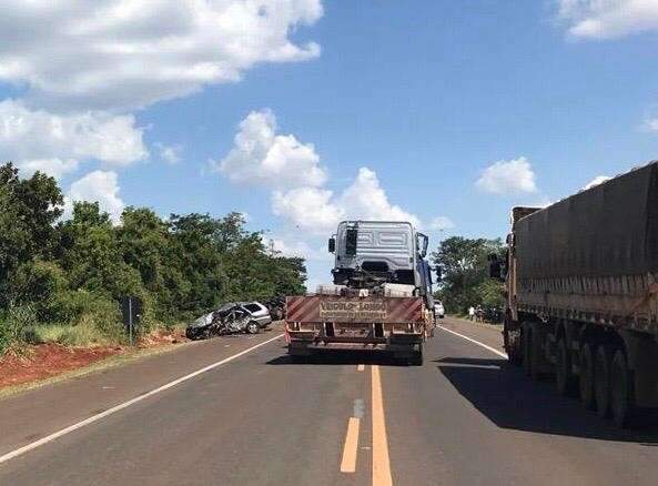 Motorista morre na BR-163 ap&oacute;s bater de frente em carreta