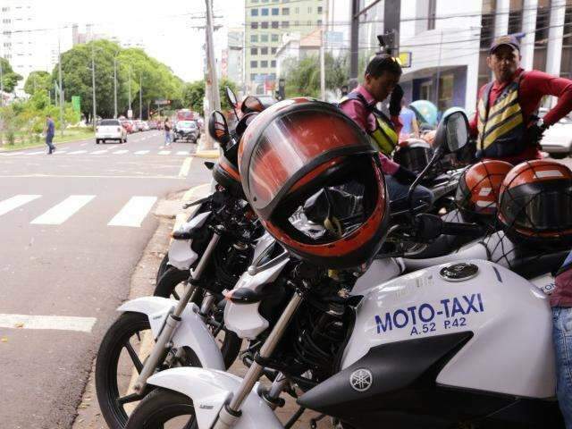 Decreto permite que mototaxistas trabalhem com ve&iacute;culos mais antigos