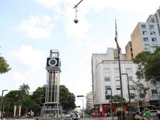Câmera de monitoramento no centro de Campo Grande (Foto: Paulo Francis) 