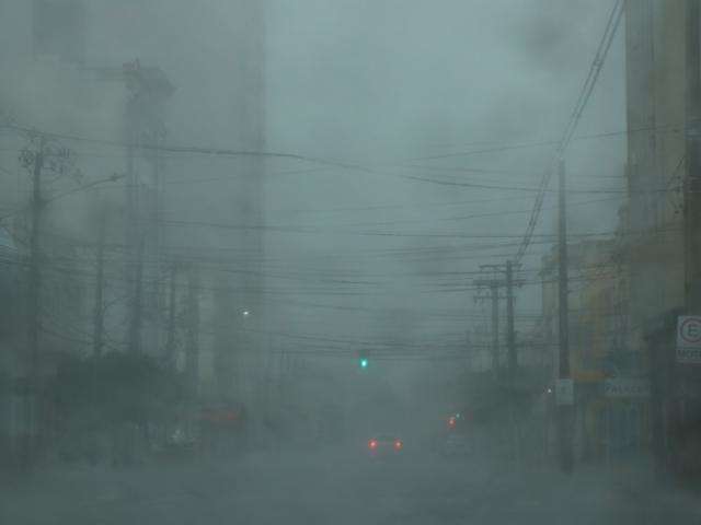 Temporal deixa dia com &quot;cara de noite&quot; e cancela voo em Campo Grande