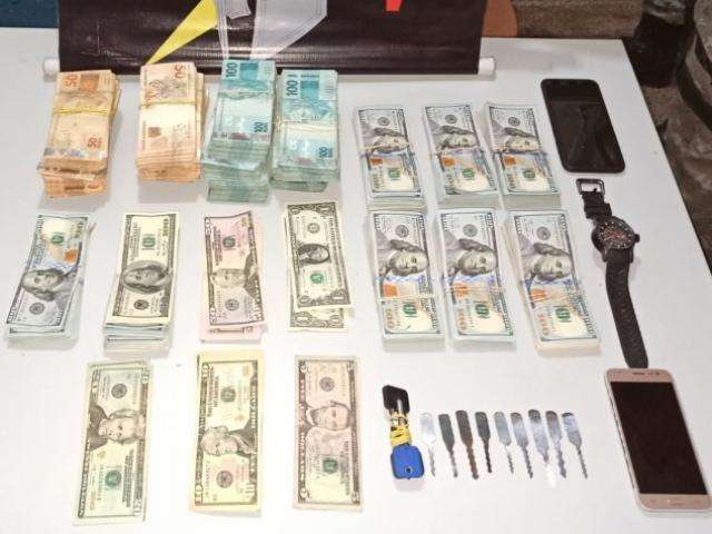 Durante &#039;&#039;batida&#039;&#039; em &ocirc;nibus, Choque prende dupla com R$ 432 mil 