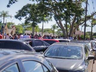 Concentração de cerca de 80 motoristas foi na Cidade do Natal (Foto: Marcos Maluf)