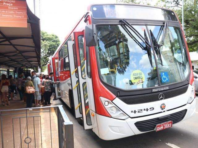 Cart&atilde;o do transporte j&aacute; pode ser recarregado no cr&eacute;dito e d&eacute;bito em 5 terminais