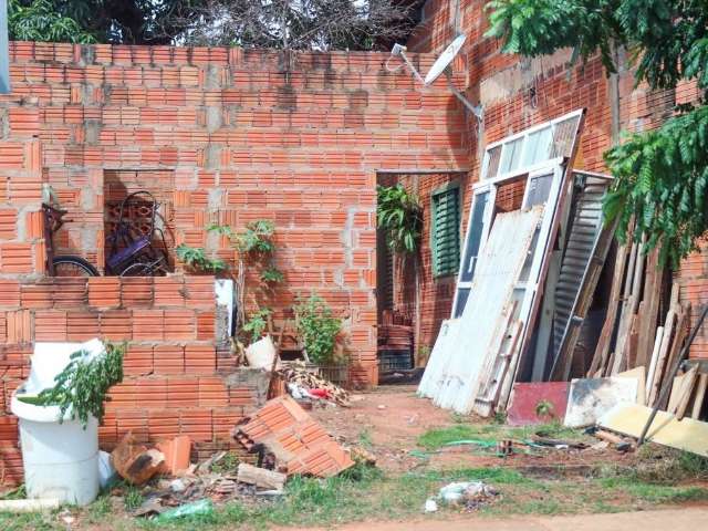 Com 12 mortes por dengue em MS, Sa&uacute;de monitora &ldquo;acumuladores&rdquo;