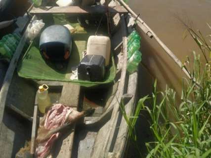 Ca&ccedil;adores fogem pelo Paraguai, mas abandonam capivara abatida e rifle