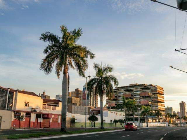 Inmet prev&ecirc; segunda-feira de muito calor e m&aacute;xima poder&aacute; chegar aos 38&deg;C em MS