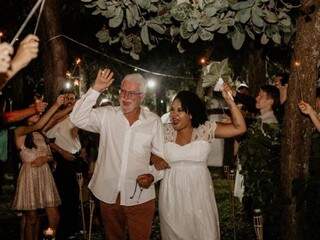 Helder de Souza e a noiva Maida Garcia não esconderam a felicidade durante a festa de casamento (Foto: Arquivo pessoal)