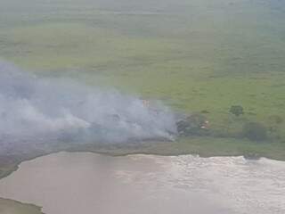 Fogo volta a devastar o Pantanal e mobiliza bombeiros nesta quinta-feira 