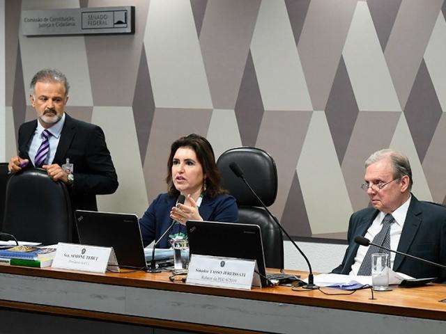 PEC que pode reduzir sal&aacute;rios recebe cr&iacute;ticas de parlamentares de MS