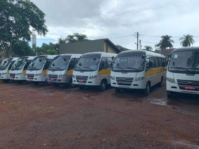 Ap&oacute;s descumprir lei, prefeitura contrata monitores para transporte escolar