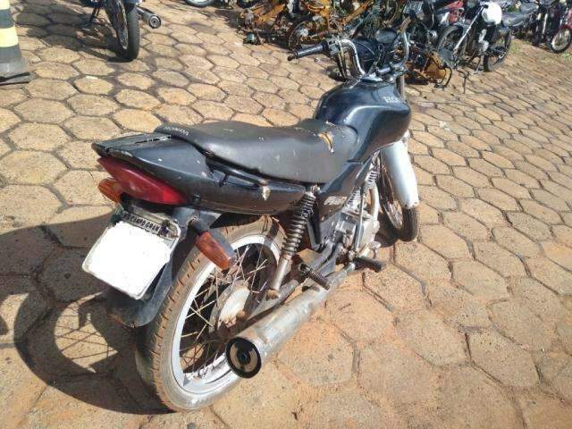 M&atilde;e denuncia filho que escondeu moto roubada no quintal de sua resid&ecirc;ncia