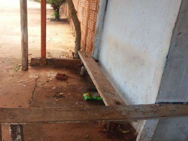 Morador de rua &eacute; encontrado ensanguentado ap&oacute;s ataque de cachorro 