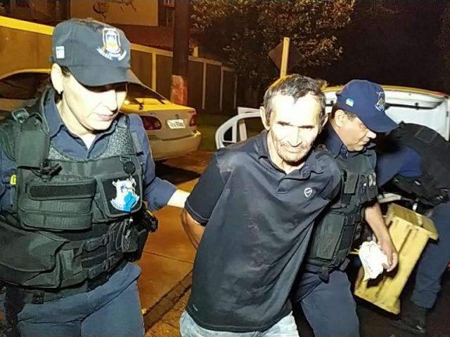 Preso, homem que matou vizinho diz que briga come&ccedil;ou por ci&uacute;mes de uma mulher 