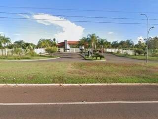 Condomínio localizado às margens da BR-262. (Foto: Google Street View)