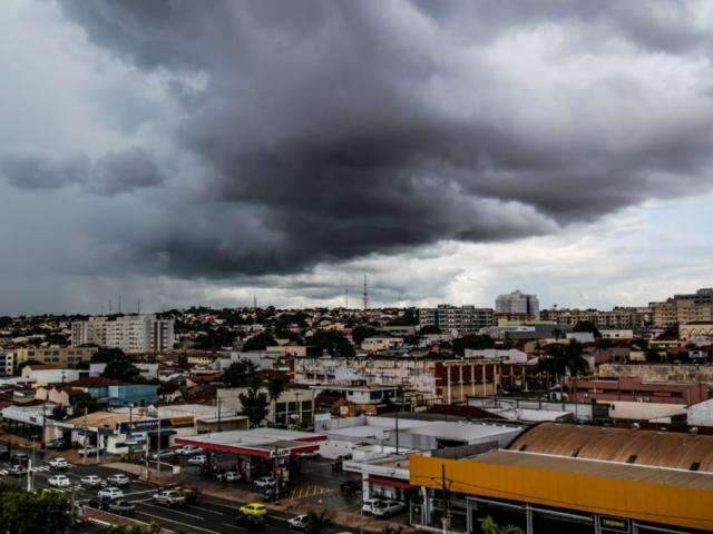 Meteorologistas emitem alerta de chuva e ventos de at&eacute; 100 km/h em MS