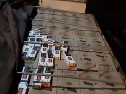Carretas são apreendidos com cargas de cigarros avaliadas em R$ 6 milhões 