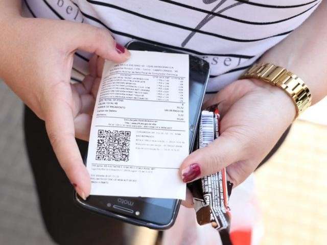 CPF na nota? Governo alerta que vai combater sonega&ccedil;&atilde;o e n&atilde;o vigiar compras 