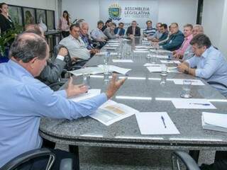 Reunião sobre taxas cartorárias realizada na Assembleia Legislativa de Mato Grosso do Sul (Foto:  Luiz Carlos Jr) 