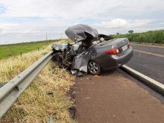 Colis&atilde;o entre carro e caminh&atilde;o mata 1 pessoa e deixa 2 feridas na BR-158
