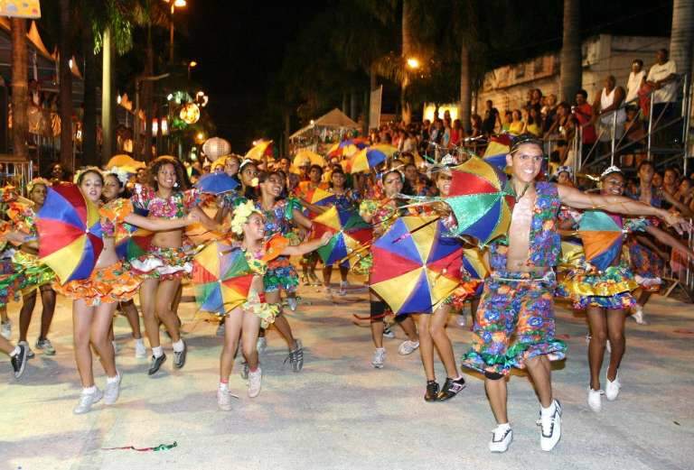 Carnaval cultural lembrando tempos nostálgicos foi introduzido na cidade