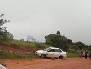 Carro de família capota em estrada vicinal e menino de 12 anos morre Carro de família capota em estrada vicinal e menino de 12 anos morre