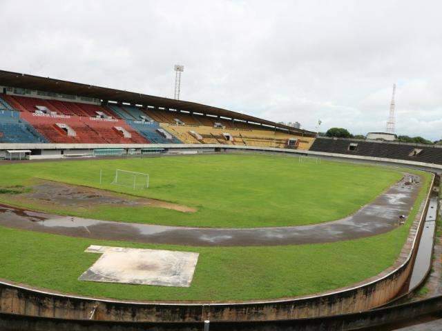 Na contram&atilde;o de SP e RJ, futebol de MS mant&eacute;m jogos com torcida