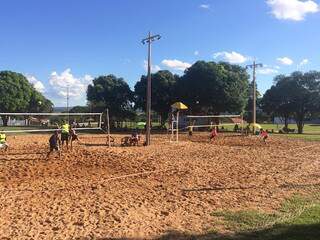 Torneio de vôlei em Coxim (Foto: Divulgação/Prefeitura de Coxim)