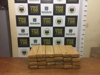 Com documento falso, adolescente de 15 anos transporta maconha em t&aacute;xi