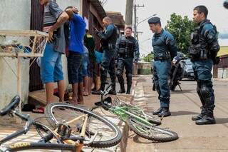 PM suspende cursos e at&eacute; na rua trocar&aacute; aperto de m&atilde;o por contin&ecirc;ncia