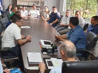 Reunião nesta segunda-feira em Ponta Porã para criação do Comitê de Fronteira para enfrentar coronavírus (Foto: Divulgação)