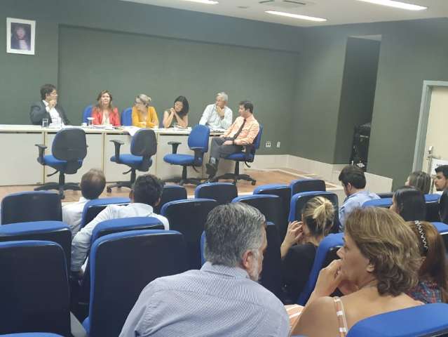 Rede particular pode adiar cirurgias para apoiar combate &agrave; pandemia