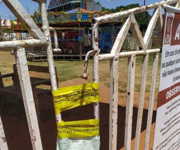 Em 1&ordm; ato, comit&ecirc; da fronteira contra v&iacute;rus interdita parque de divers&otilde;es