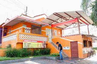 Vizinhos detêm ladrão de restaurantes que furtou 8 pacotes de carne Vizinhos detêm ladrão de restaurantes que furtou 8 pacotes de carne
