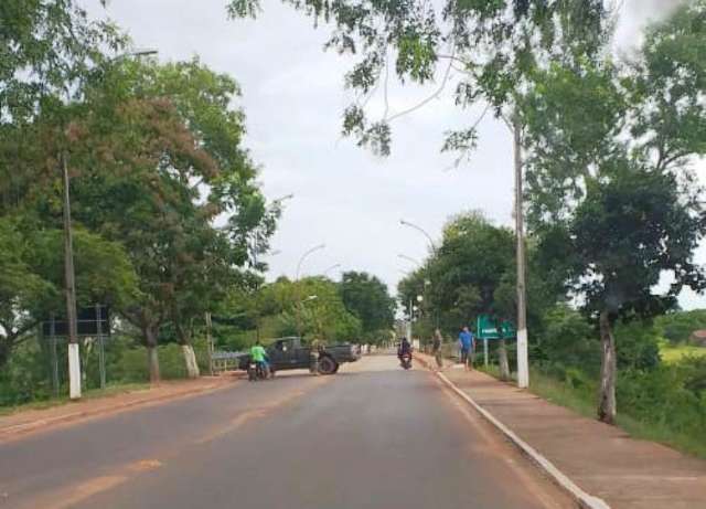 Paraguai fecha fronteira e adota toque de recolher contra v&iacute;rus