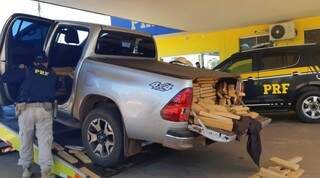 Traficantes abandonam mais de 1,3 tonelada de maconha em rodovias