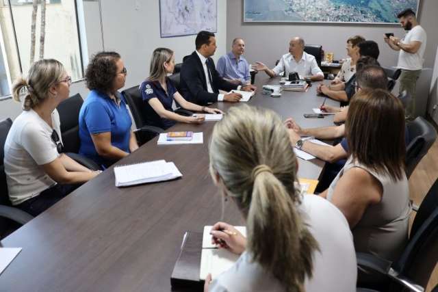 Um dia ap&oacute;s decreto, prefeito amplia medidas e suspende aulas na fronteira