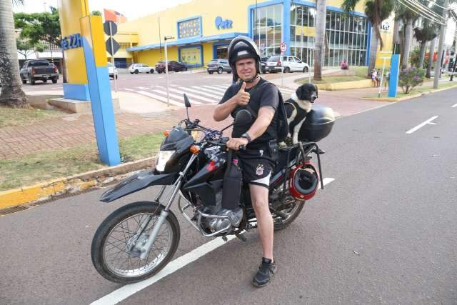 No Cafezais, segurança é garantida com Chokito patrulhando de moto 