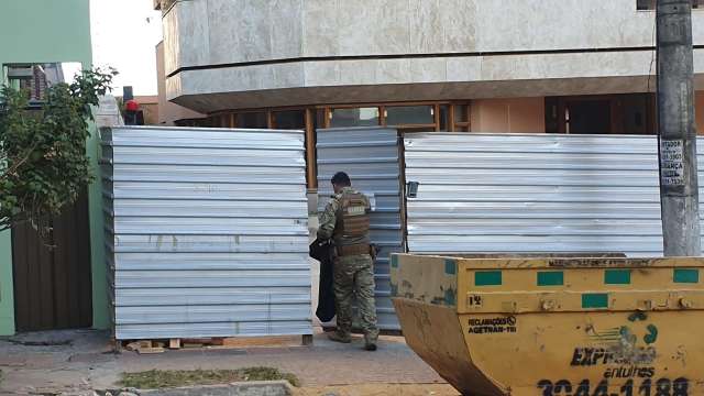 For&ccedil;a-tarefa volta &agrave;s ruas para cumprir mandados contra grupo de exterm&iacute;nio