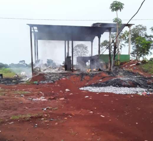 Ap&oacute;s inc&ecirc;ndio em usina, adolescentes confessam que atearam fogo em recicl&aacute;veis 