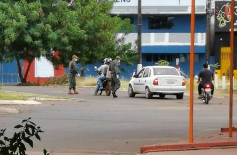 Exército paraguaio fecha acessos a Pedro Juan, mas libera trabalhadores