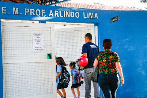Prefeitura veta projeto de lei para bandeiras e hino nacional em escolas