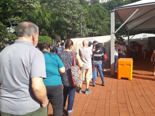 Na Capital, vacina&ccedil;&atilde;o contra gripe ser&aacute; em 10 tendas e farm&aacute;cias