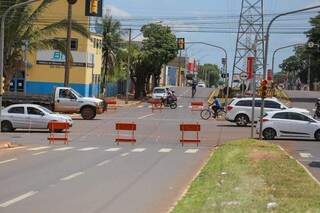 Avenida e estacionamentos s&atilde;o interditados para montagem de tendas em Upas
