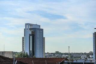 S&aacute;bado ser&aacute; de temperatura at&eacute; 33&ordm;C e pancadas de chuva em Mato Grosso do Sul