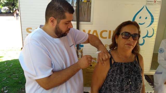 Lista de farm&aacute;cias para vacina&ccedil;&atilde;o contra gripe sobe para 40